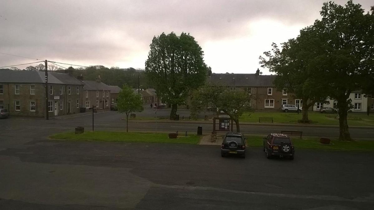 The Grapes Hotel Newcastleton Exterior foto